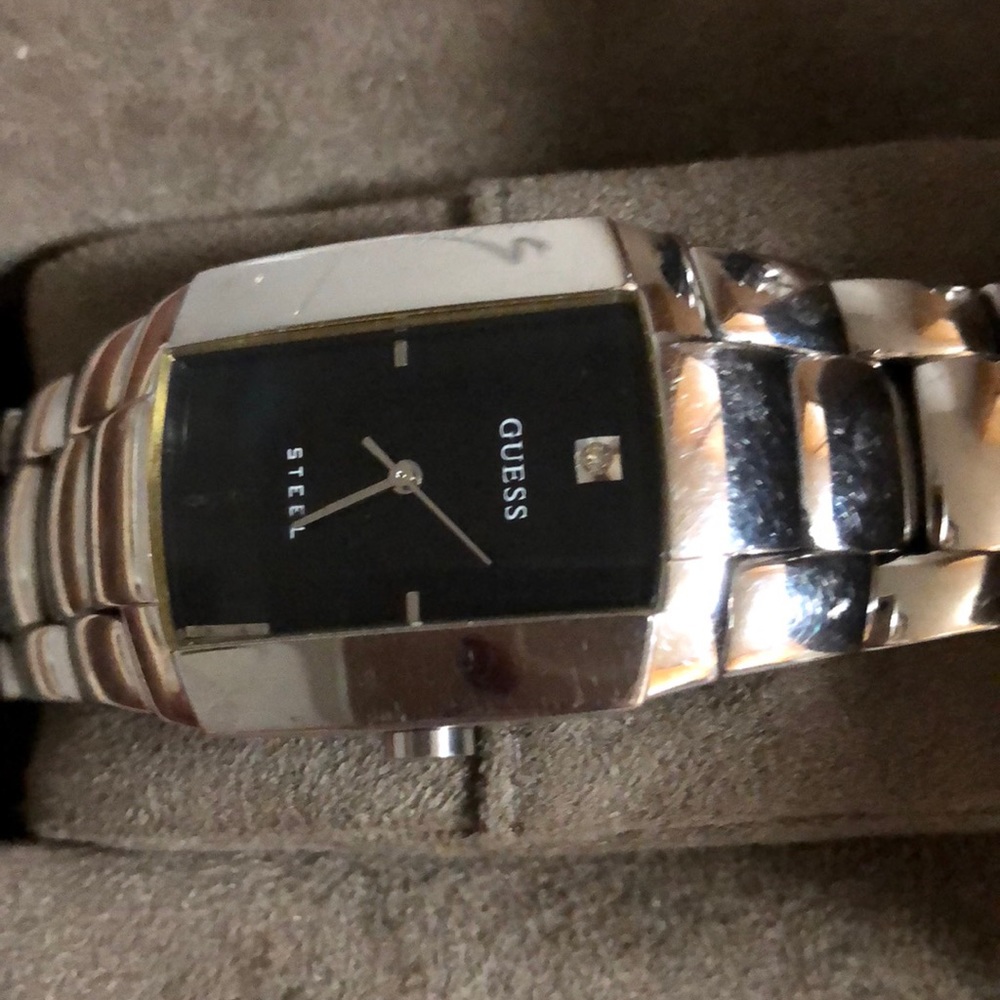 Watch - Picture 2 of 4